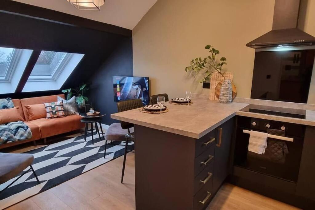 Super Stylish Apartment In Urmston Flat 3 Exterior photo